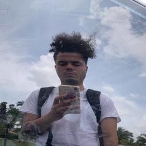 Meet your Posher, Luis